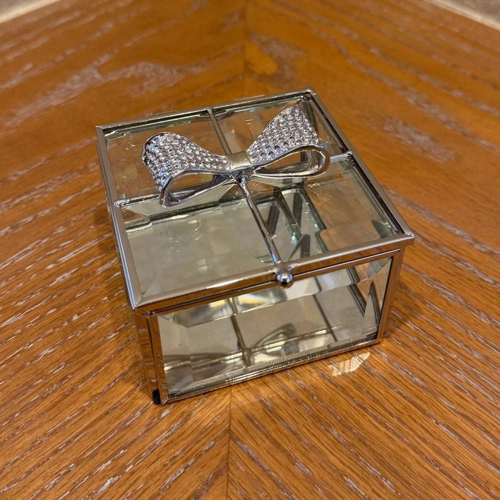 Cynthia Rowley Glass Jewelry Box with Silver Bow Lid
